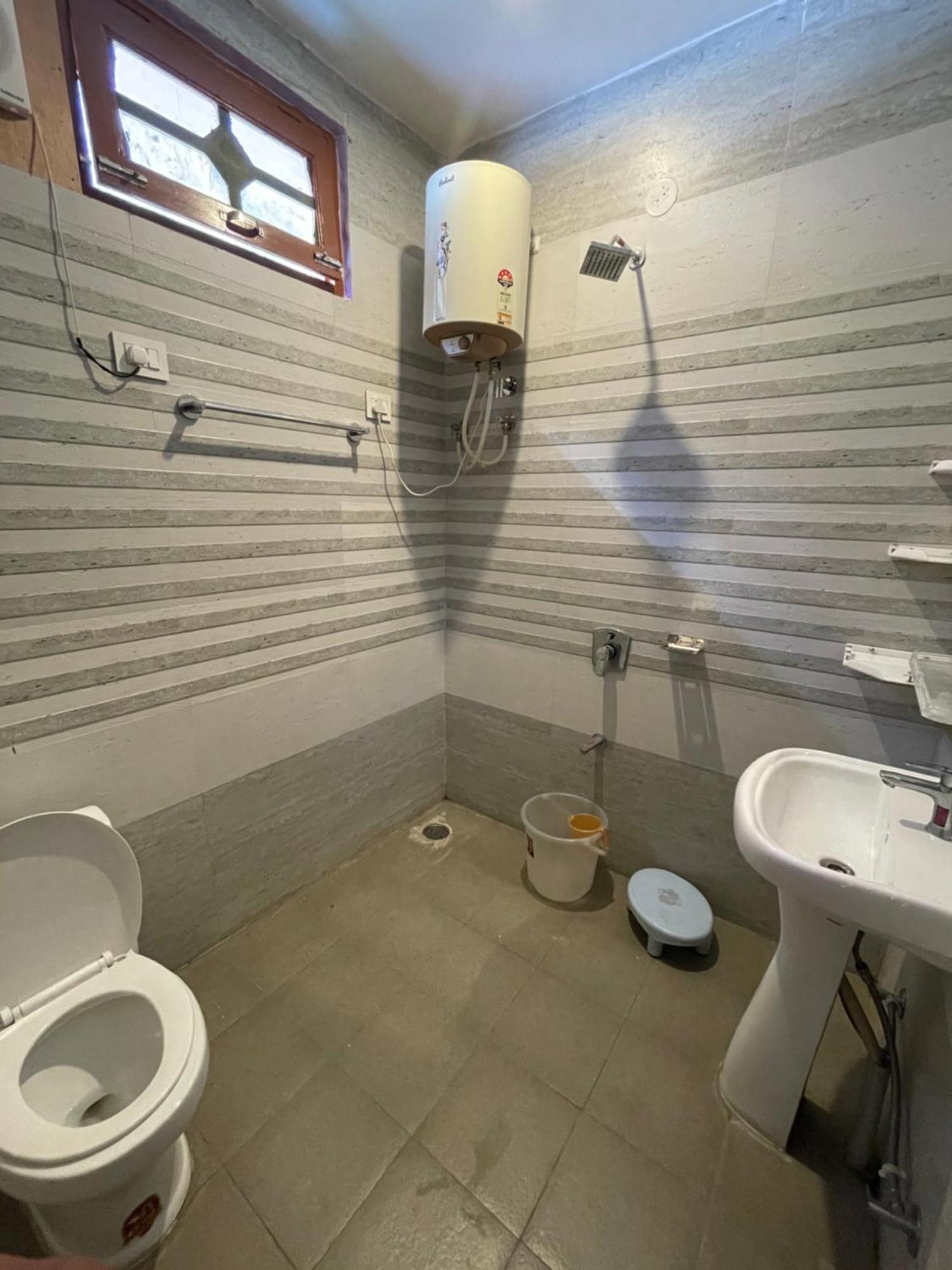 Chojh Inn Guest House Kasol Zewnętrze zdjęcie